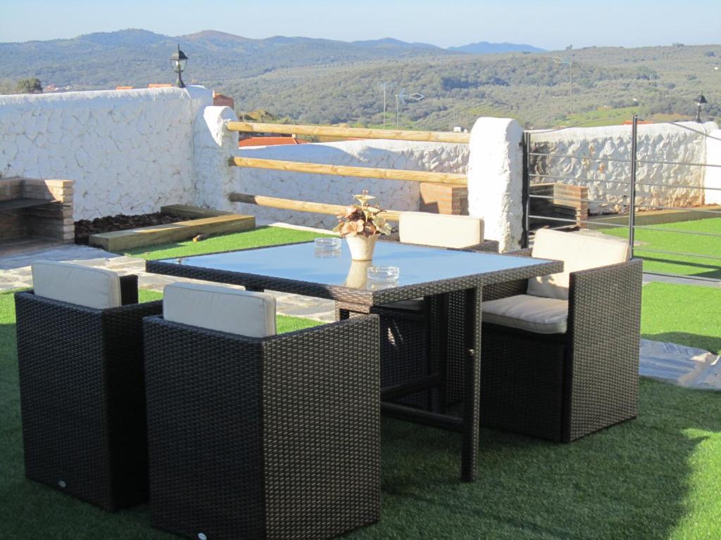 Mirador De Fuentes Guest House Fuentes de León Екстериор снимка