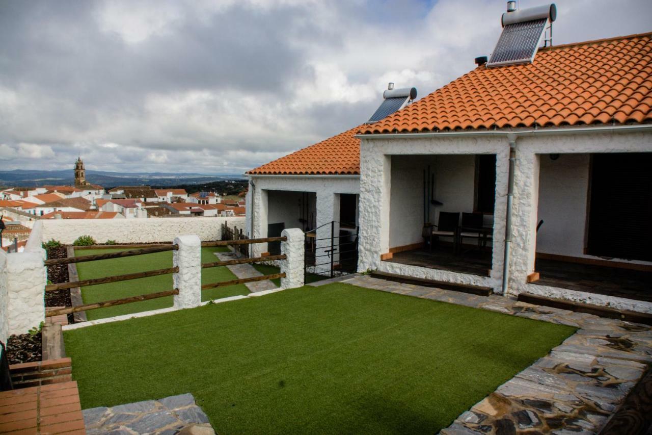 Mirador De Fuentes Guest House Fuentes de León Екстериор снимка